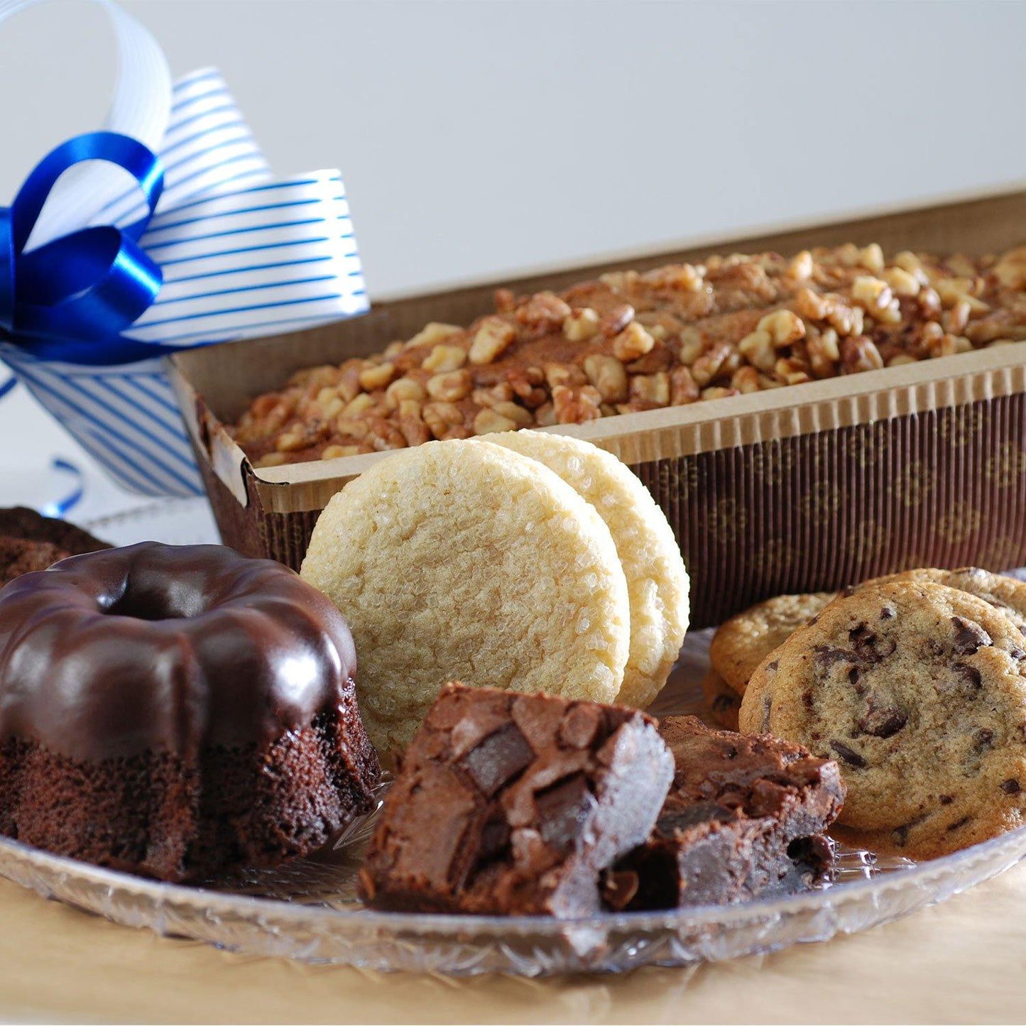Fresh Baked Brownie & Banana Bread Basket - Poppie's Dough