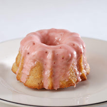 Load image into Gallery viewer, strawberry pound cake bundt with icing
