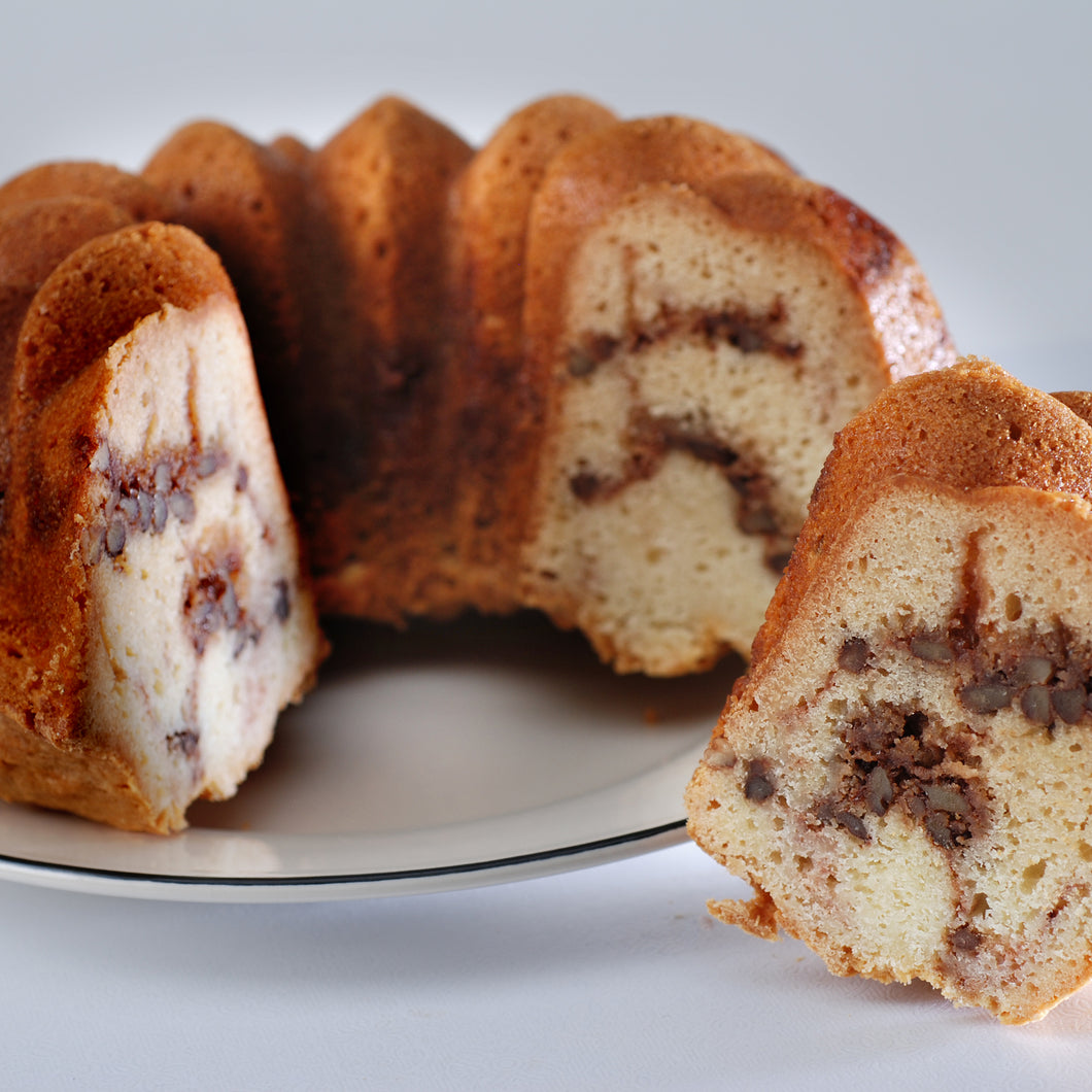 Heavy Speckled Cinnamon Brown & Cream Stoneware Bundt Cake Pan / Baker -  Ruby Lane